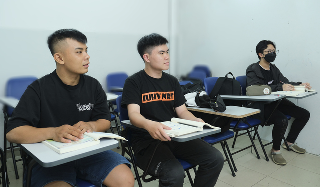 <center>NewSky - Trung tâm dạy tiếng Nhật online uy tín tại đường Nguyễn Thị Nhỏ</center>